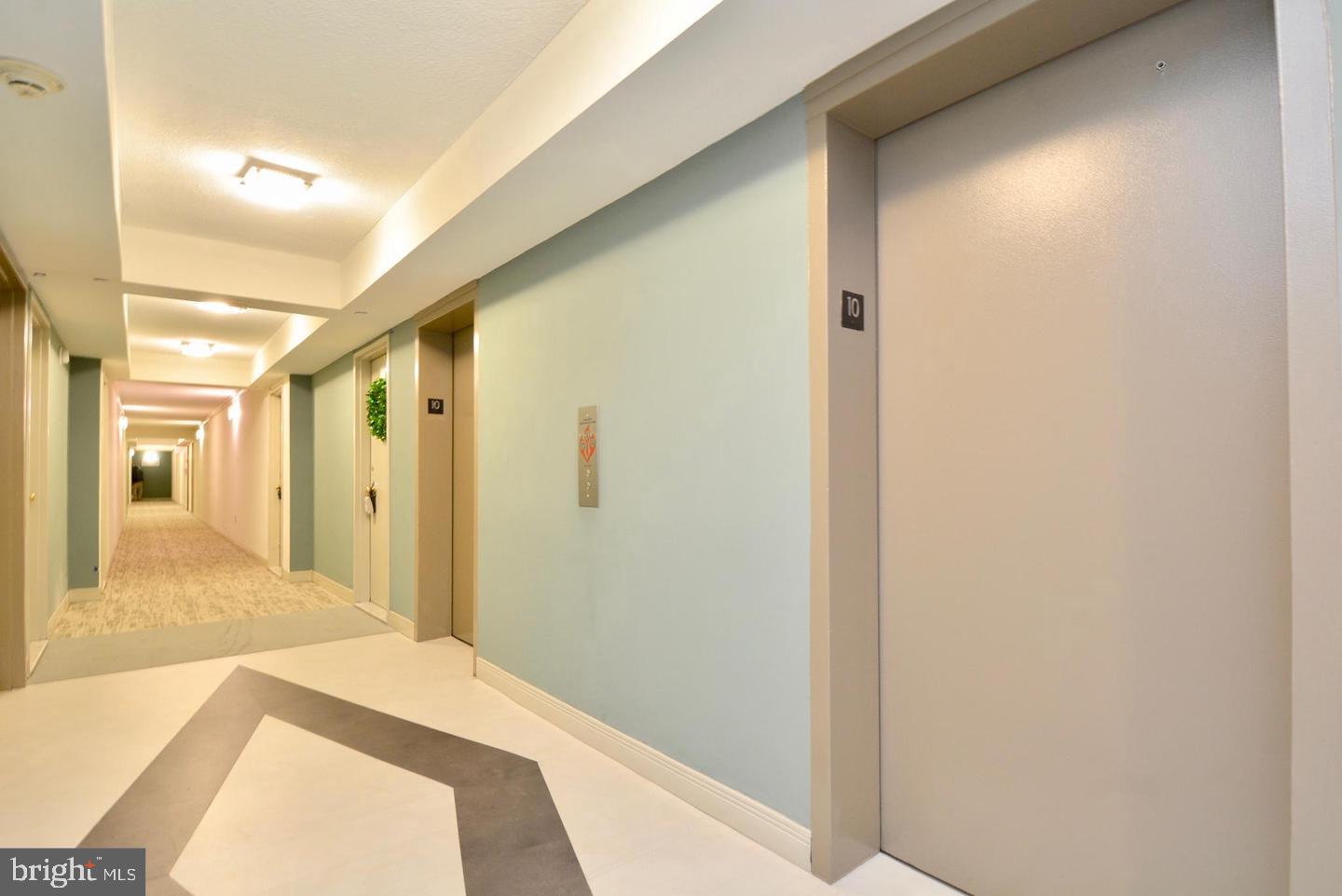 4600 S FOUR MILE RUN DR #637