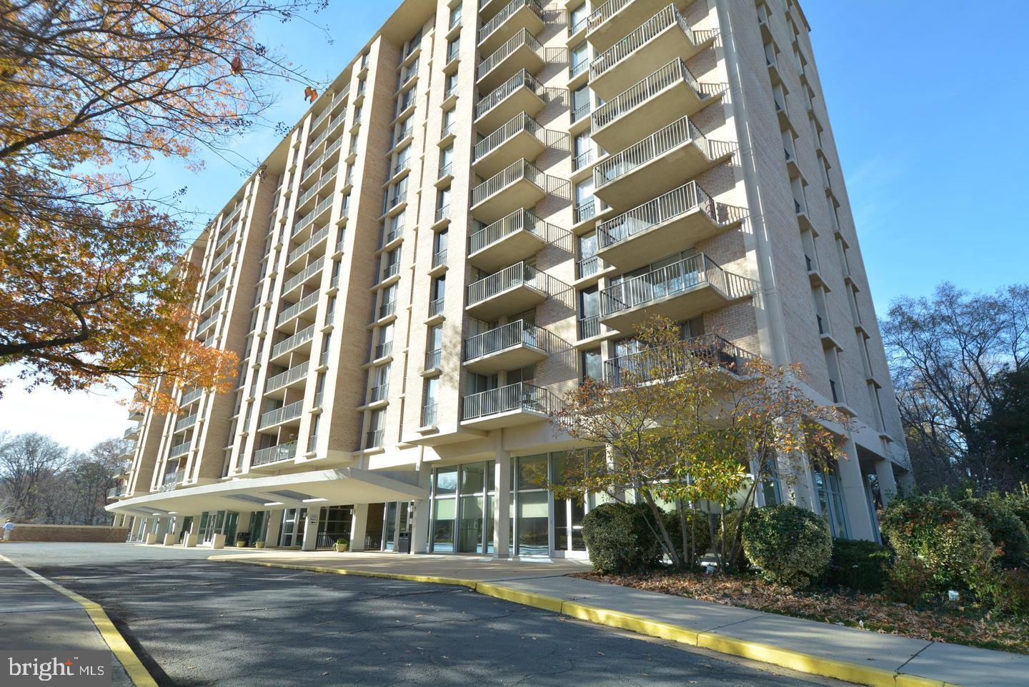 4600 S FOUR MILE RUN DR #637