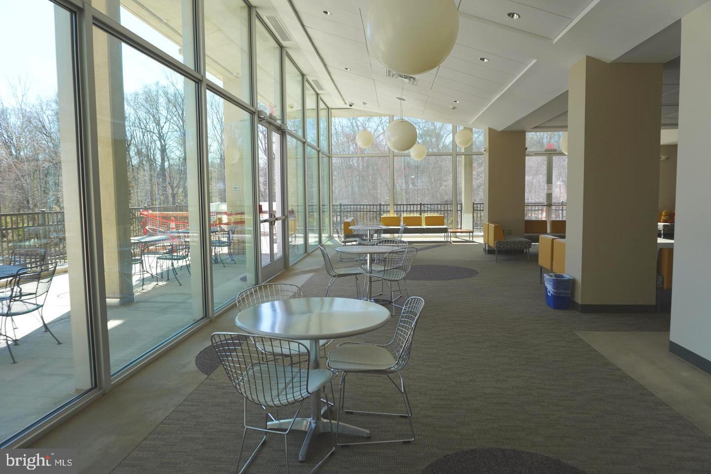 4600 S FOUR MILE RUN DR #637