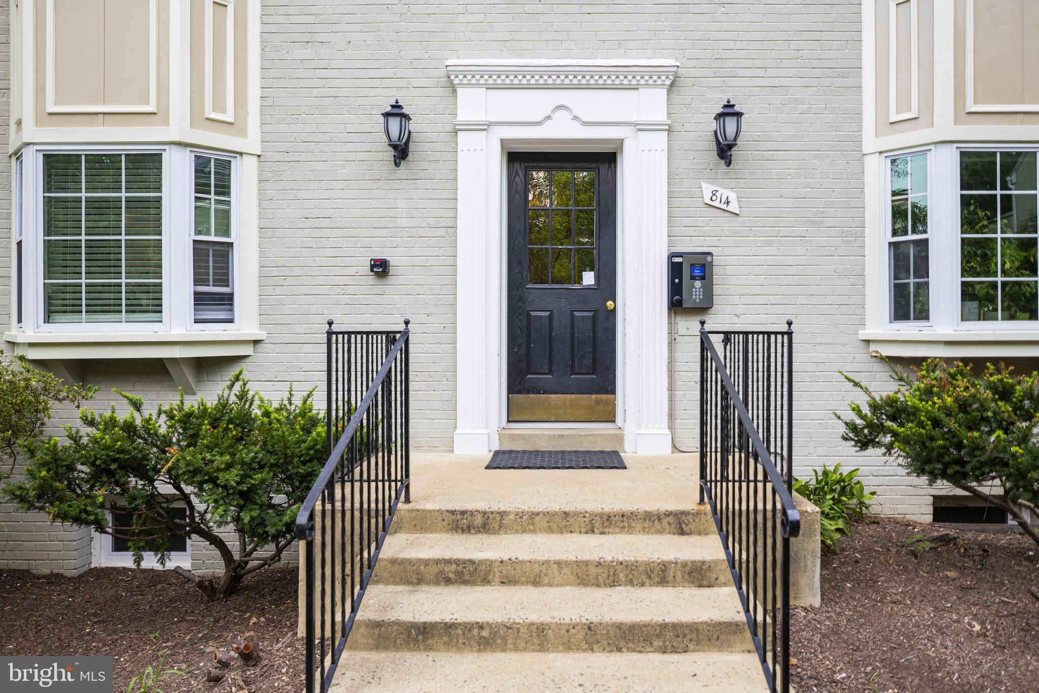 814 S ARLINGTON DR #102