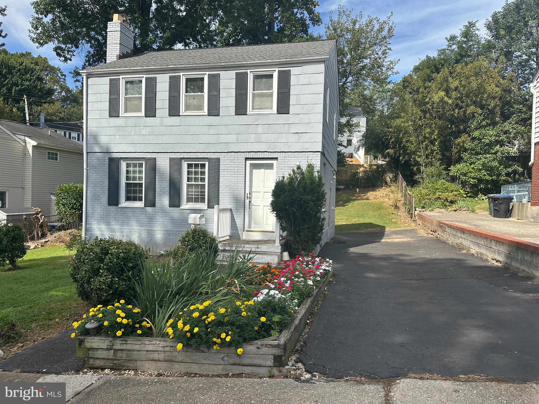 954 N LONGFELLOW STREET