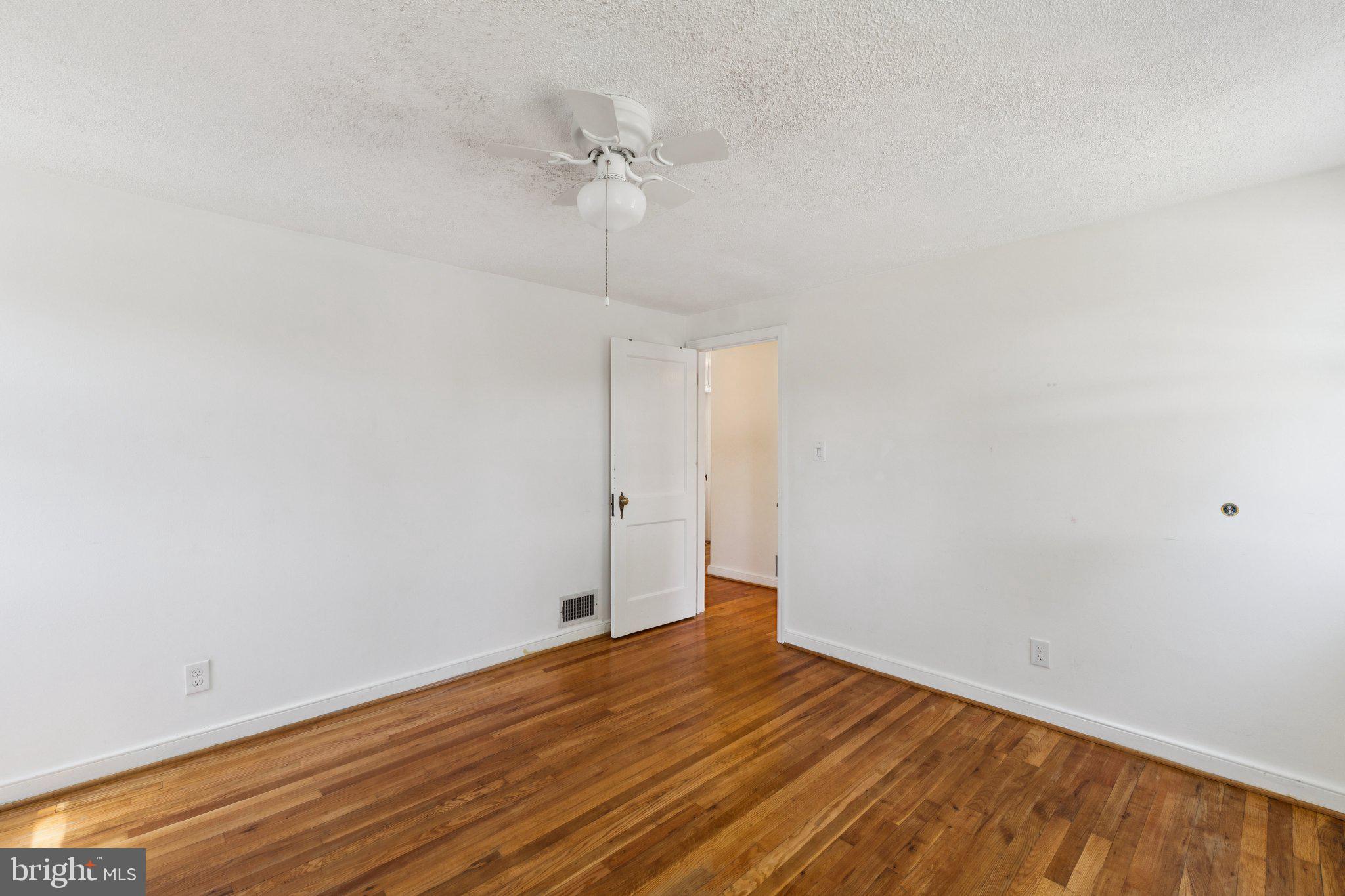 954 N LONGFELLOW STREET