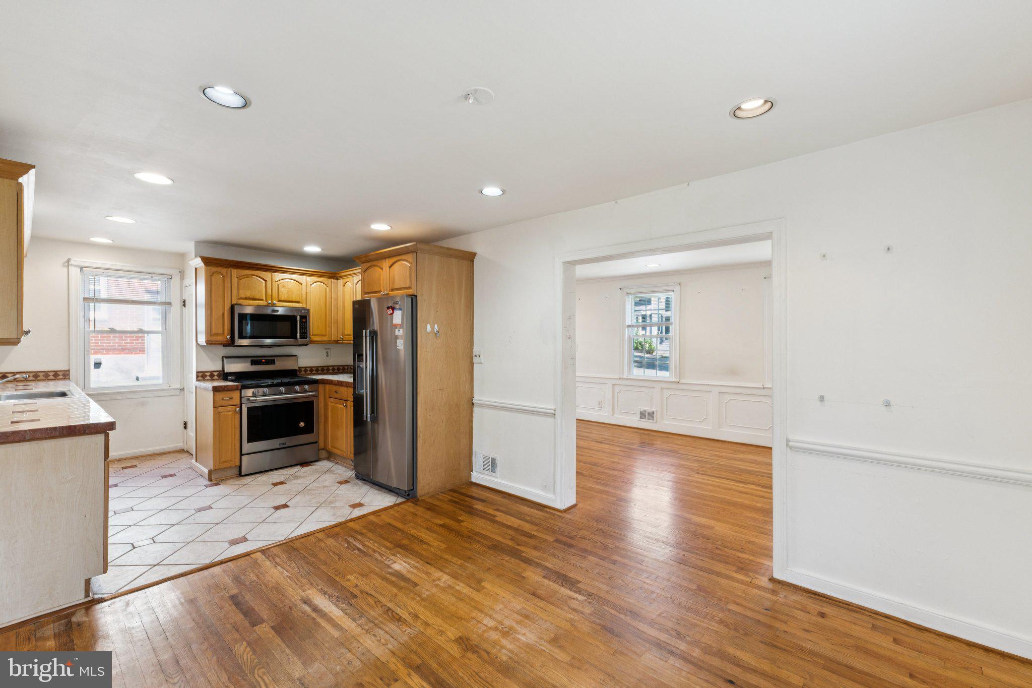 954 N LONGFELLOW STREET