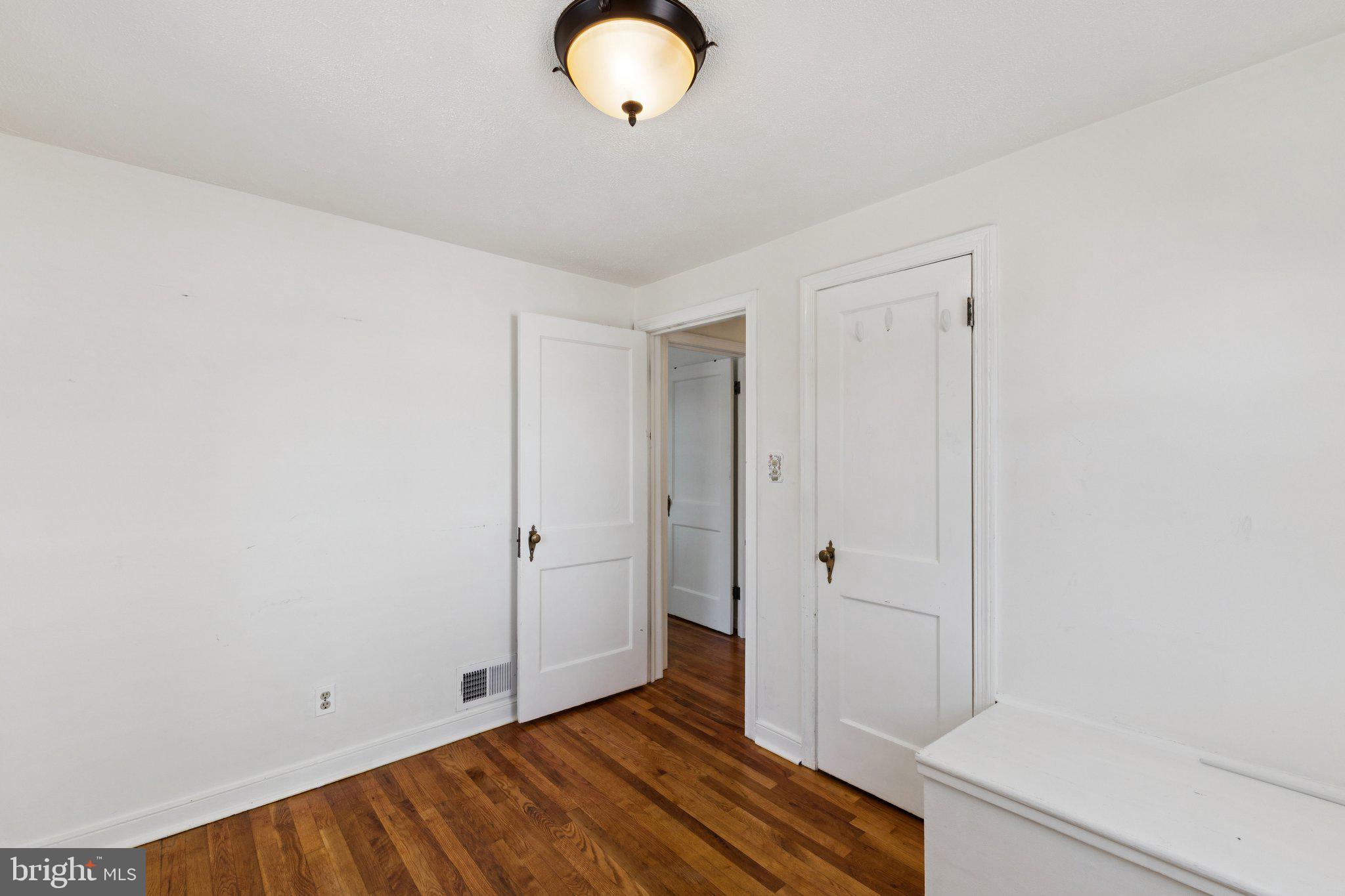 954 N LONGFELLOW STREET