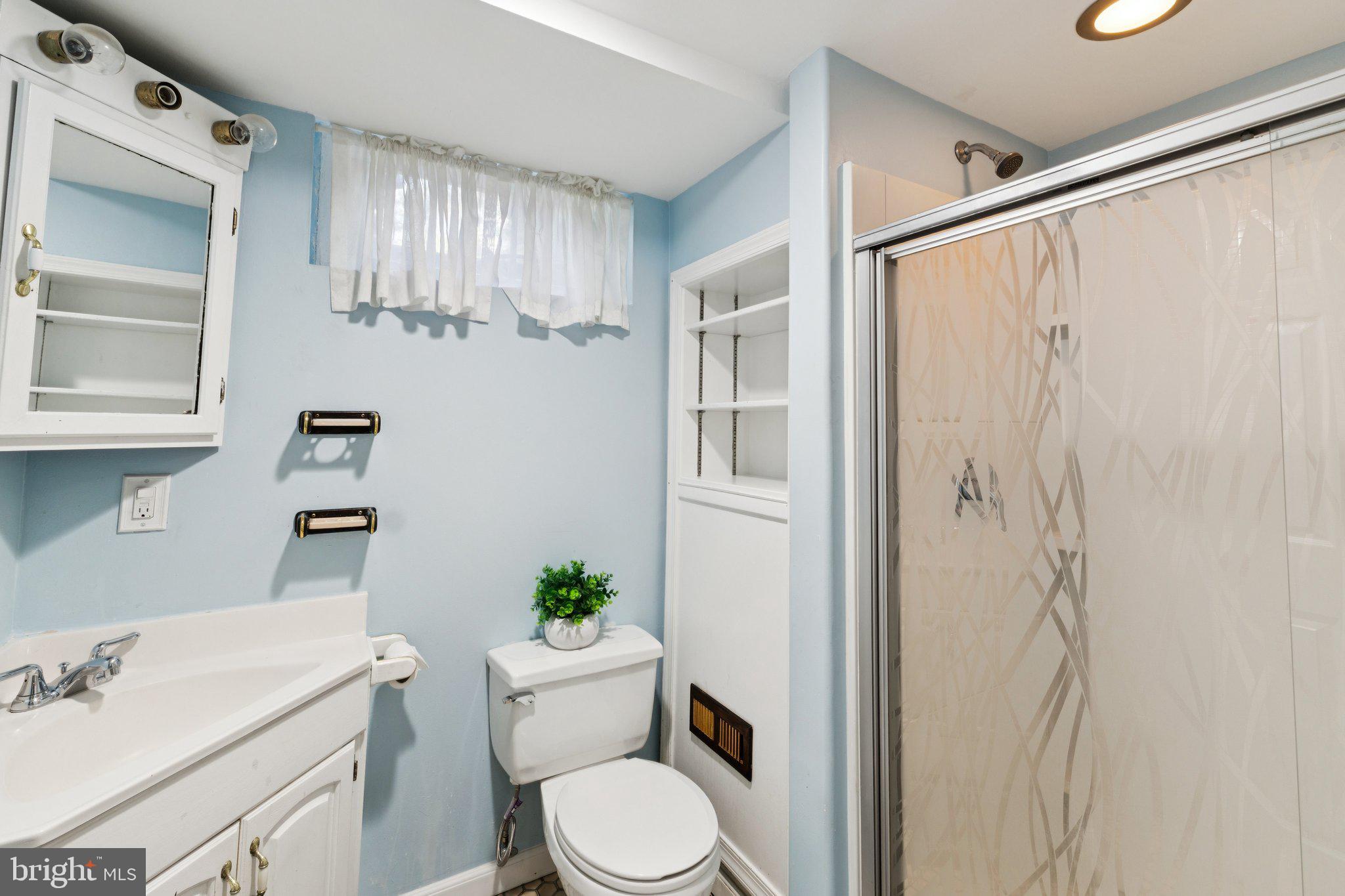 954 N LONGFELLOW STREET