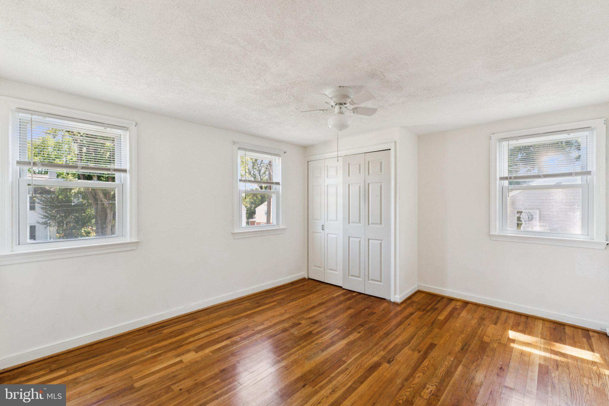 954 N LONGFELLOW STREET