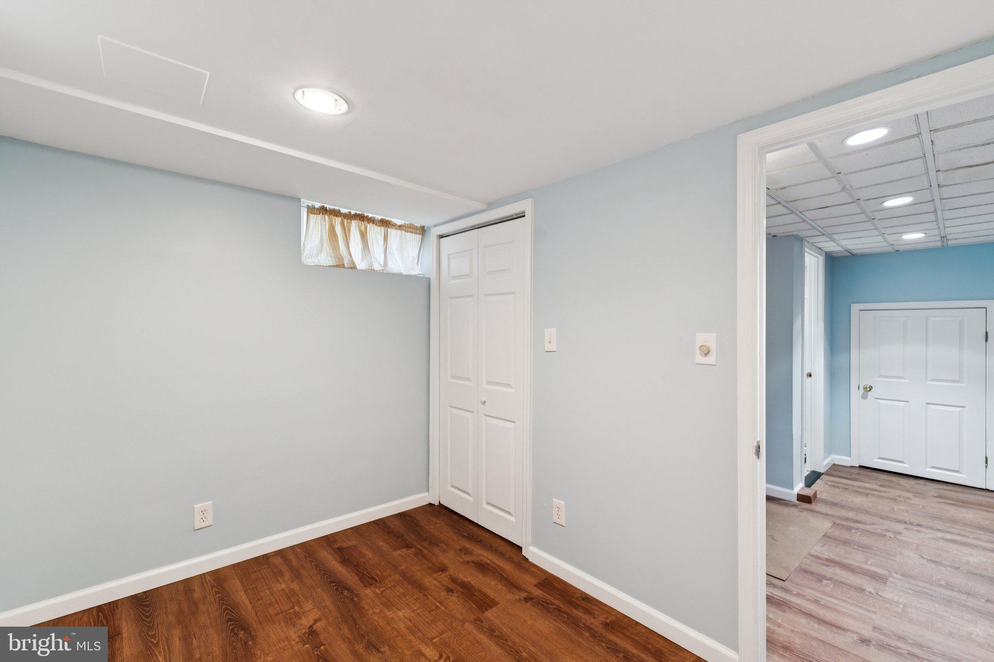 954 N LONGFELLOW STREET