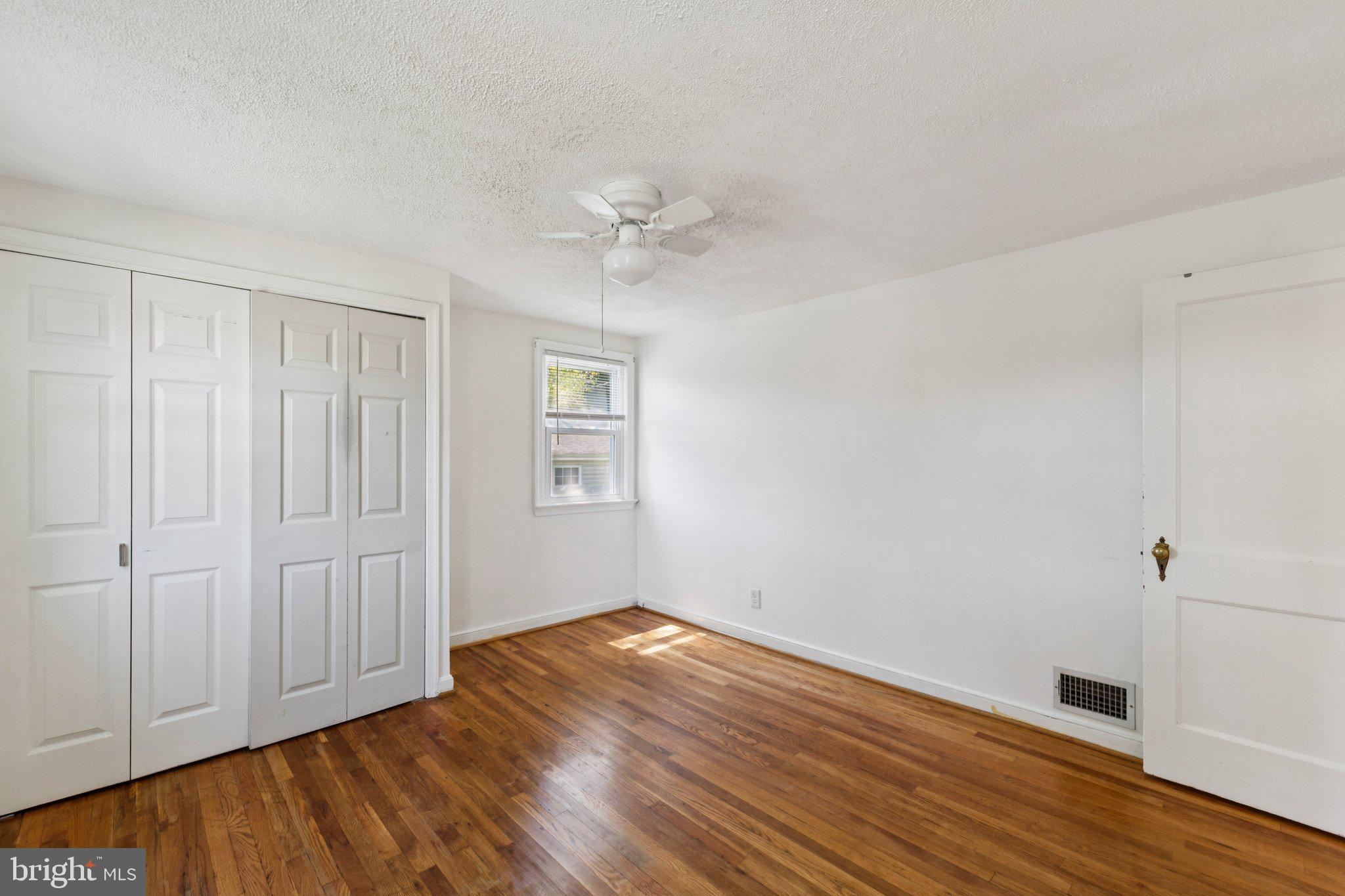 954 N LONGFELLOW STREET