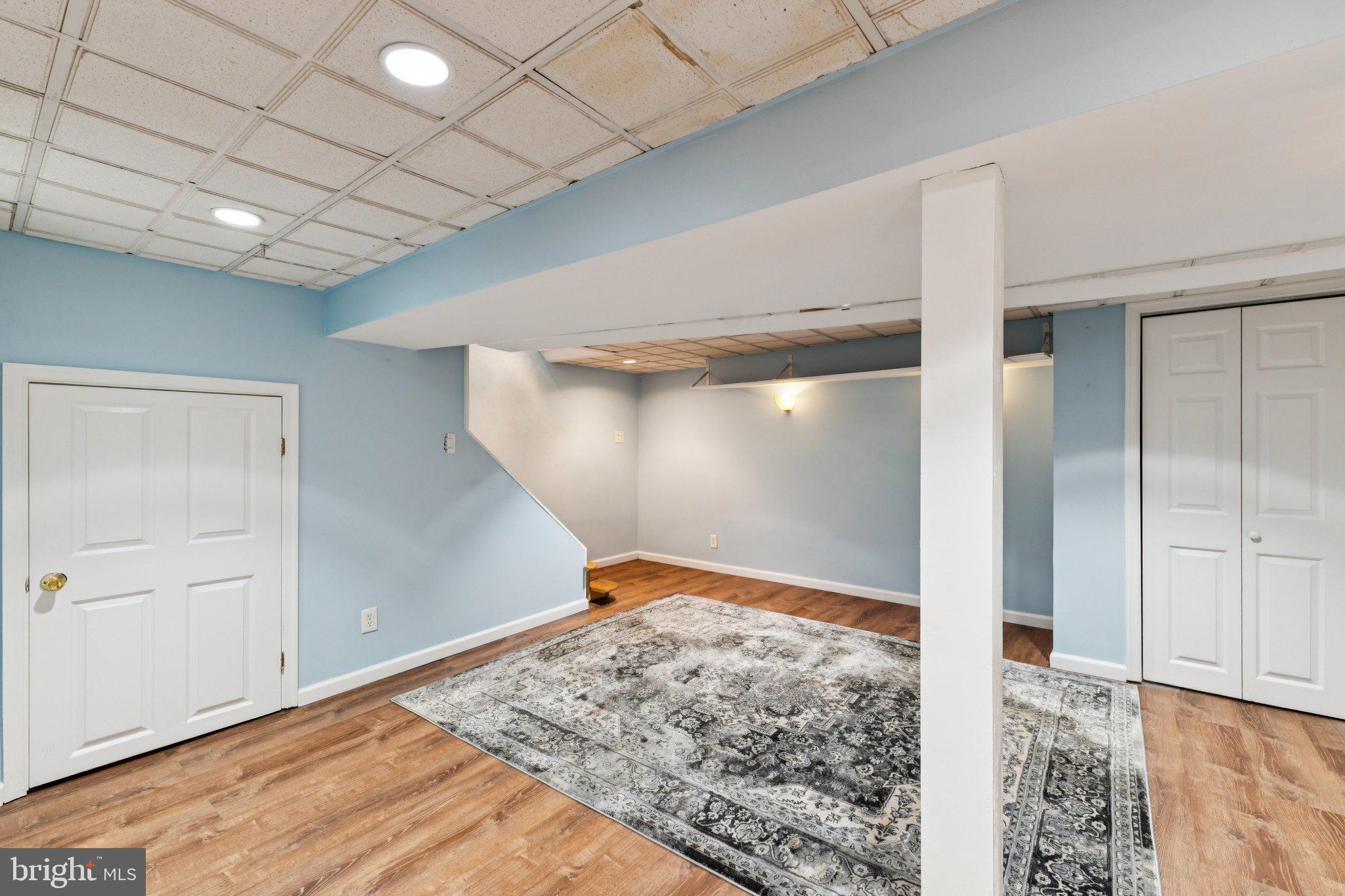 954 N LONGFELLOW STREET