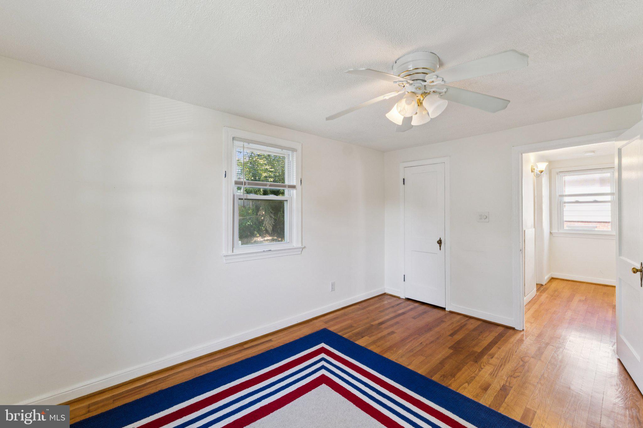 954 N LONGFELLOW STREET