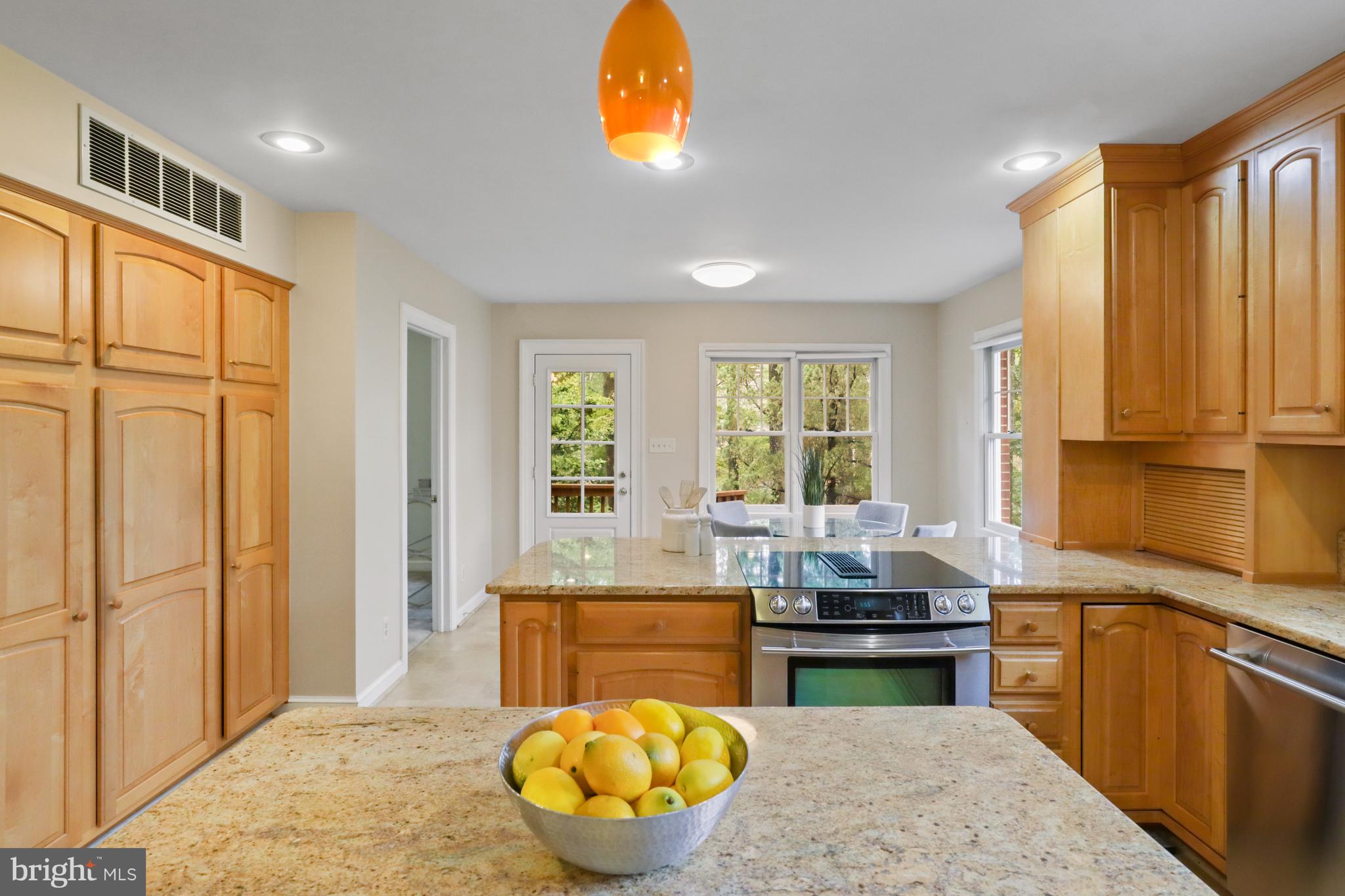 2822 N HARRISON STREET