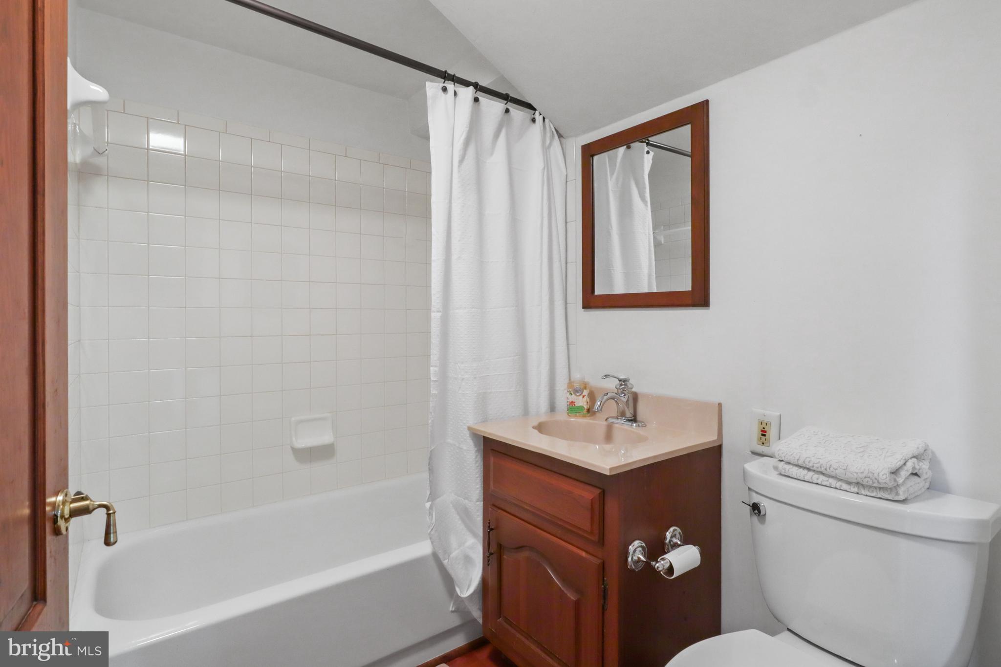 2822 N HARRISON STREET