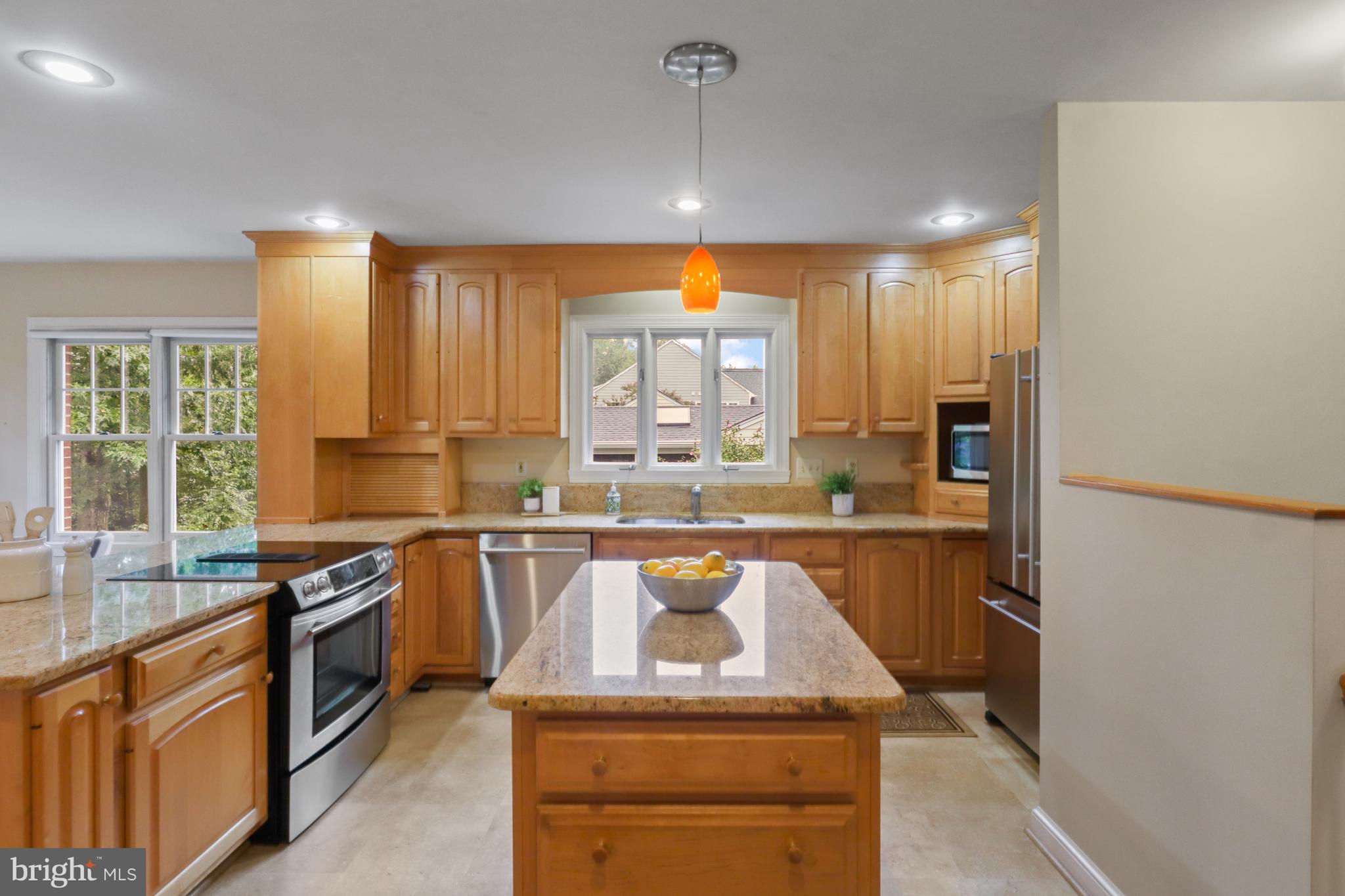 2822 N HARRISON STREET