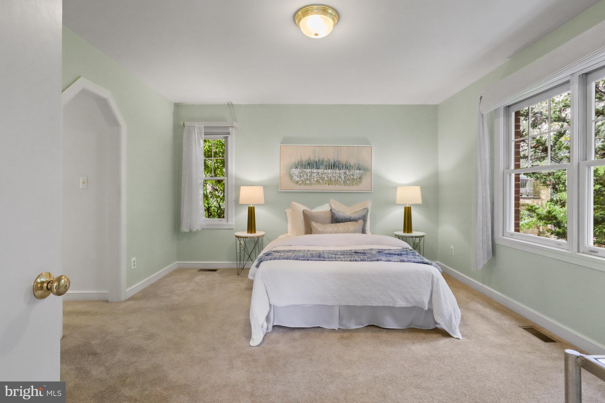 2822 N HARRISON STREET