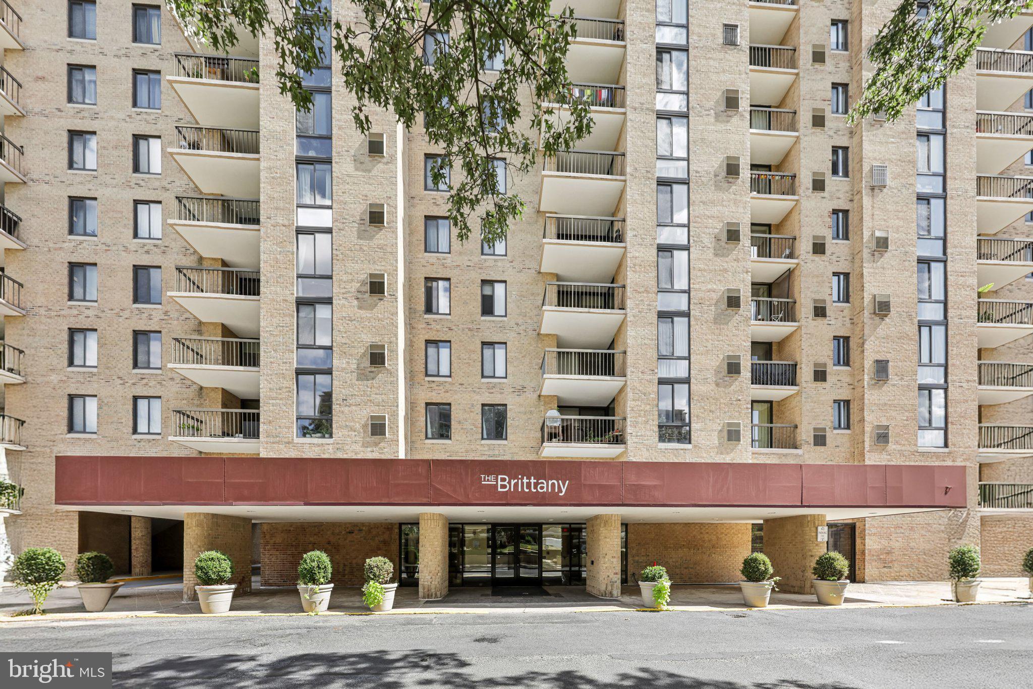 4500 S FOUR MILE RUN DRIVE 220