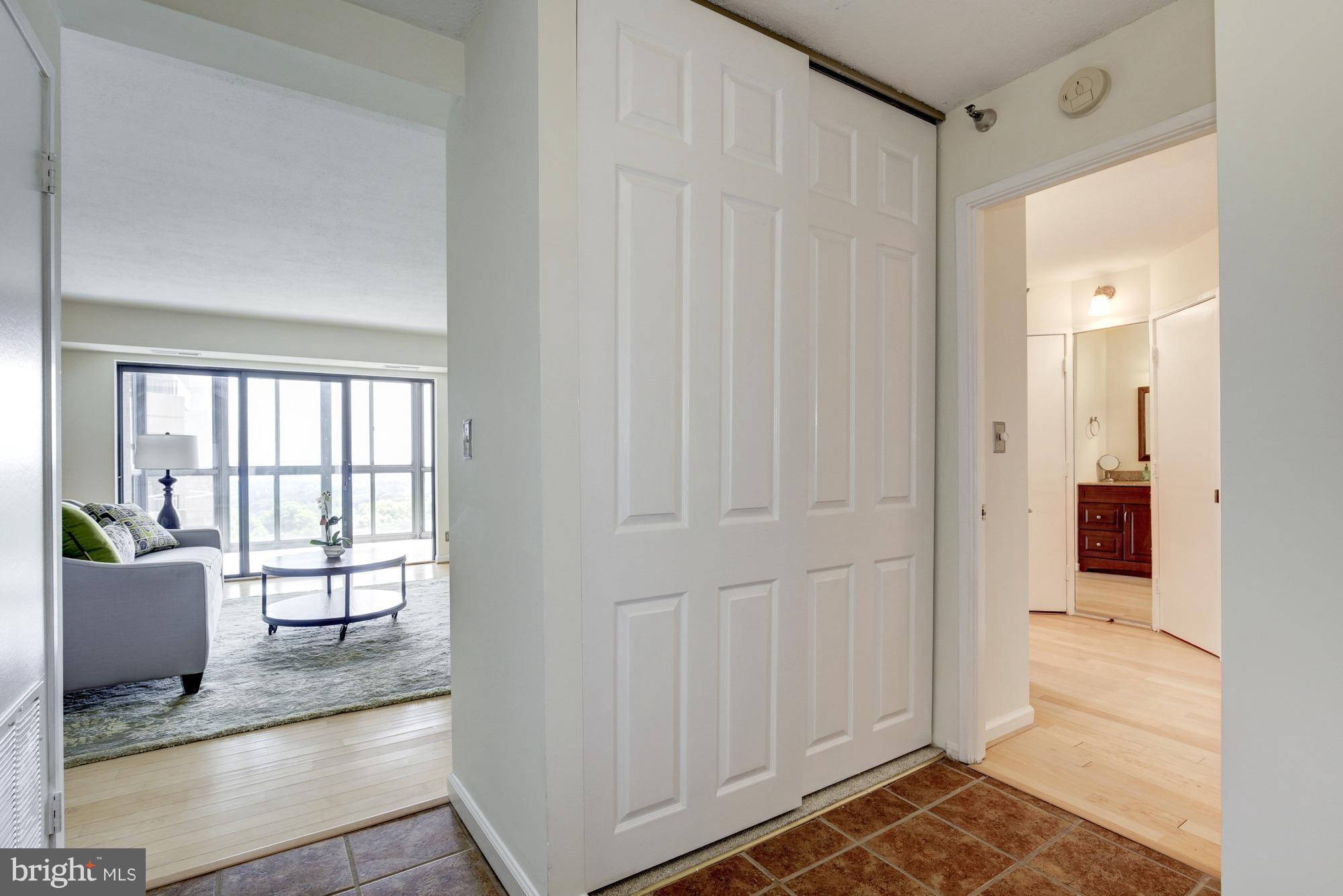 1600 OAK STREET N 1407