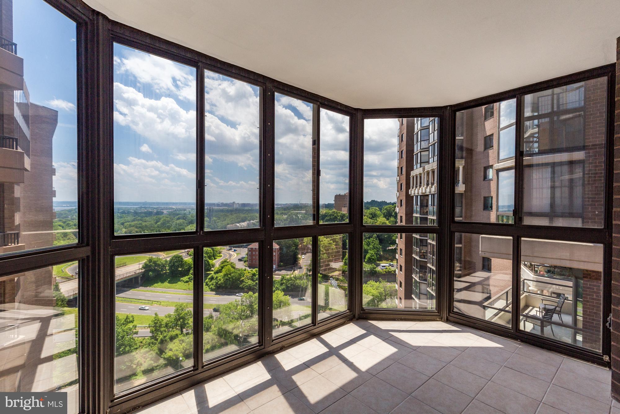 1600 OAK STREET N 1407