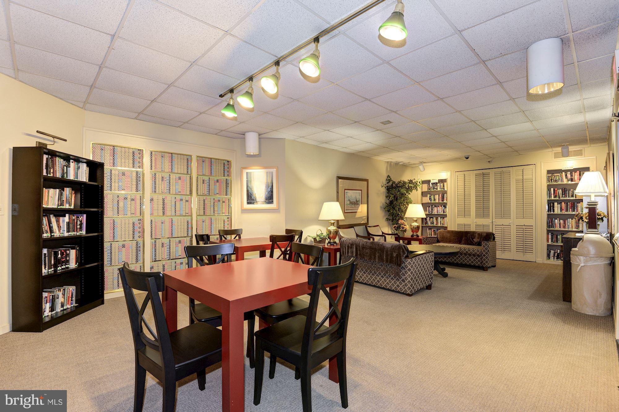 1600 OAK STREET N 1407