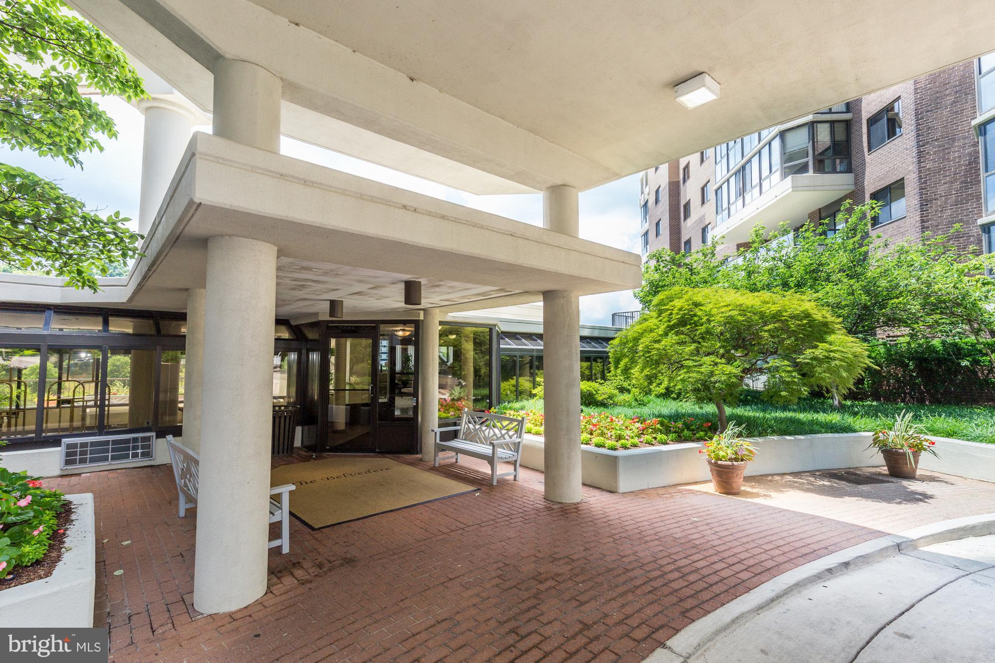 1600 OAK STREET N 1407