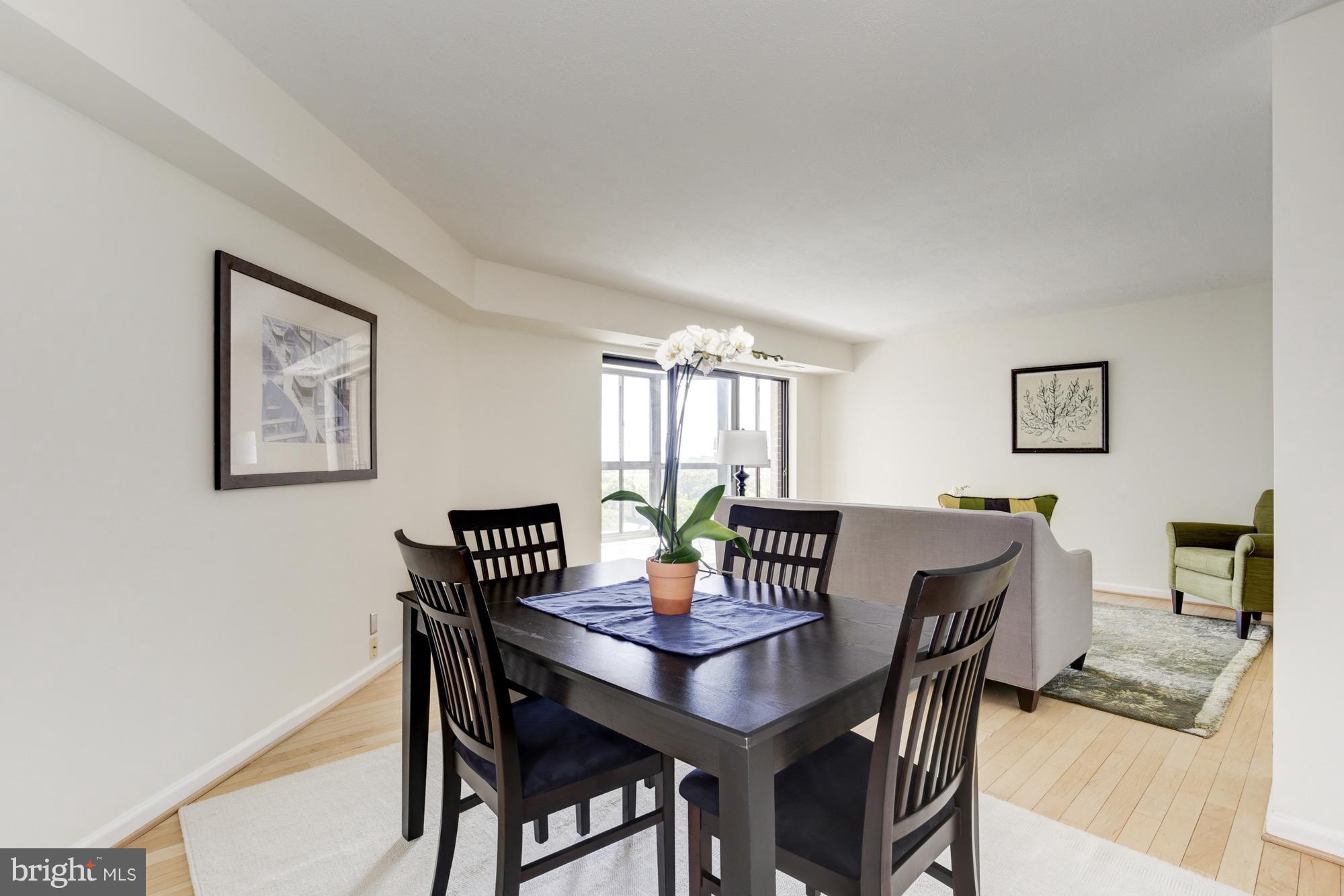 1600 OAK STREET N 1407