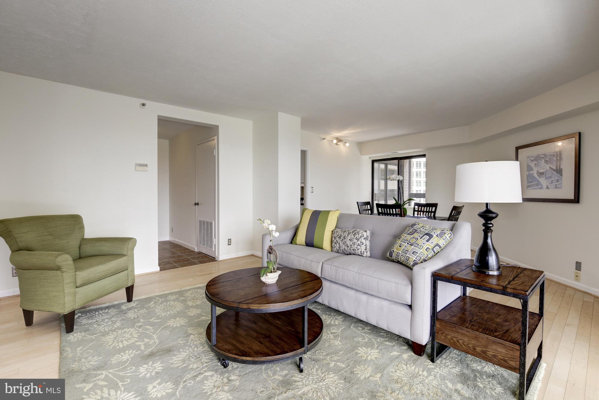 1600 OAK STREET N 1407