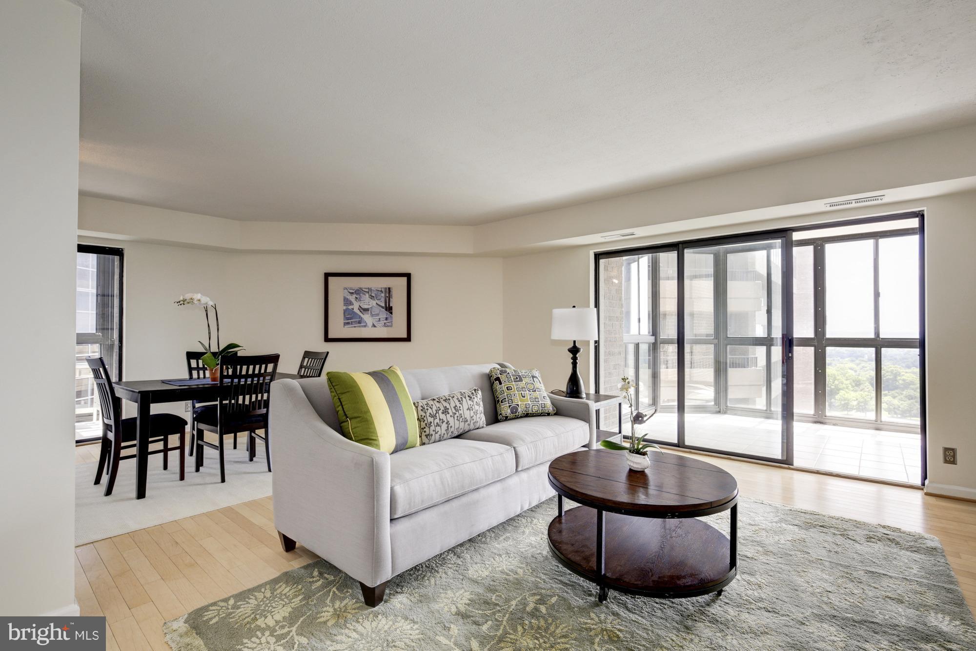 1600 OAK STREET N 1407