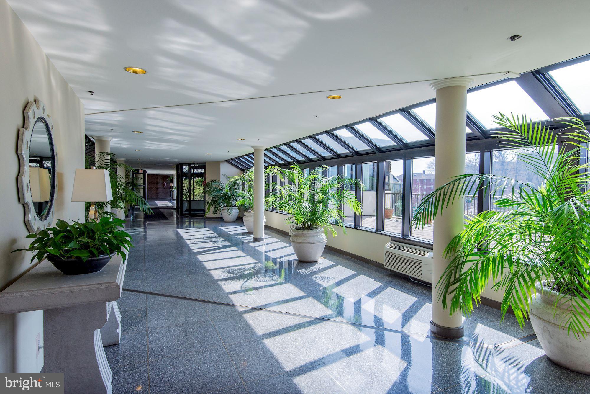 1600 OAK STREET N 1407