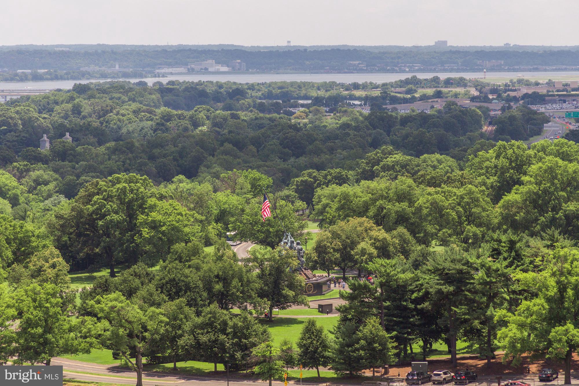 1600 OAK STREET N 1407