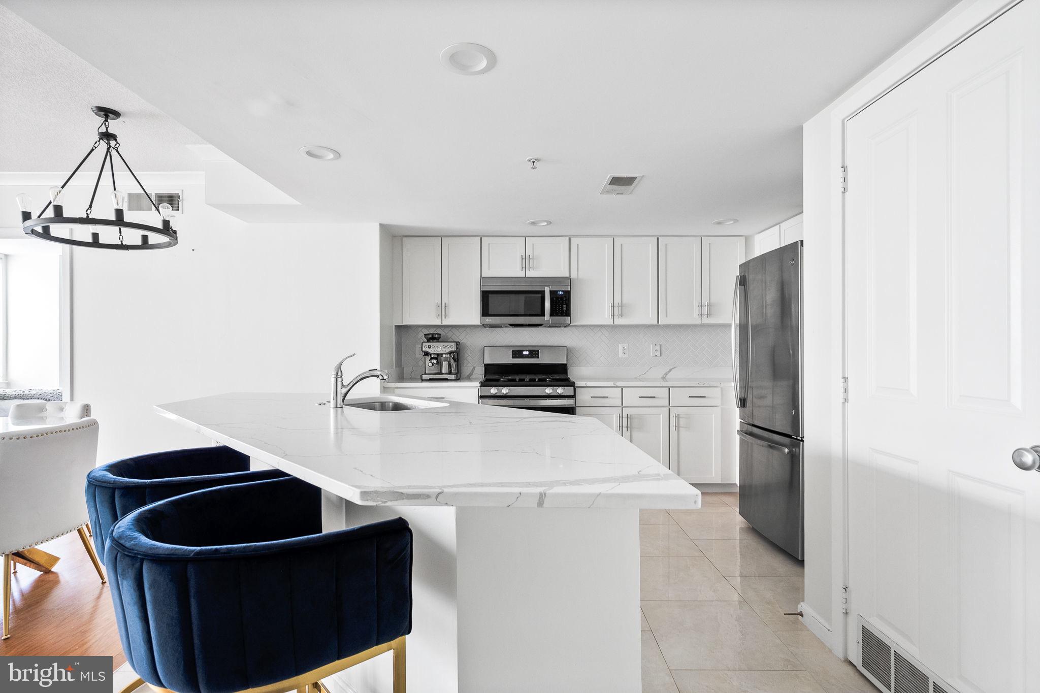 2220 N FAIRFAX DRIVE 507