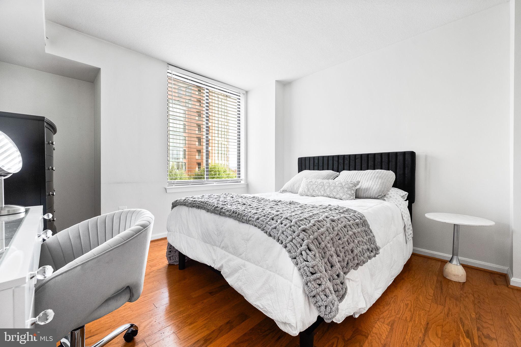 2220 N FAIRFAX DRIVE 507