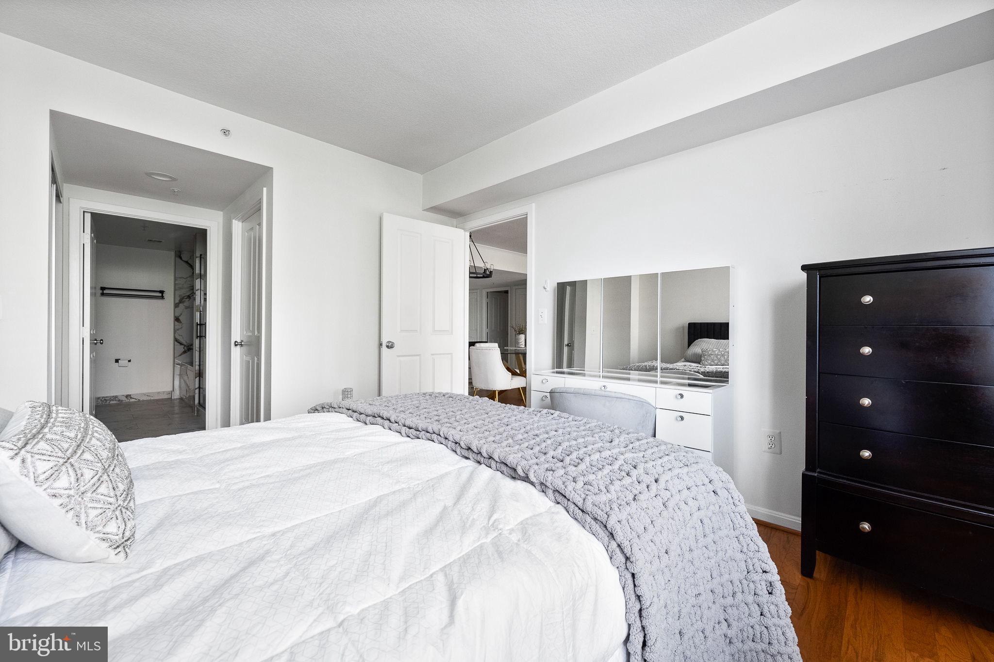 2220 N FAIRFAX DRIVE 507