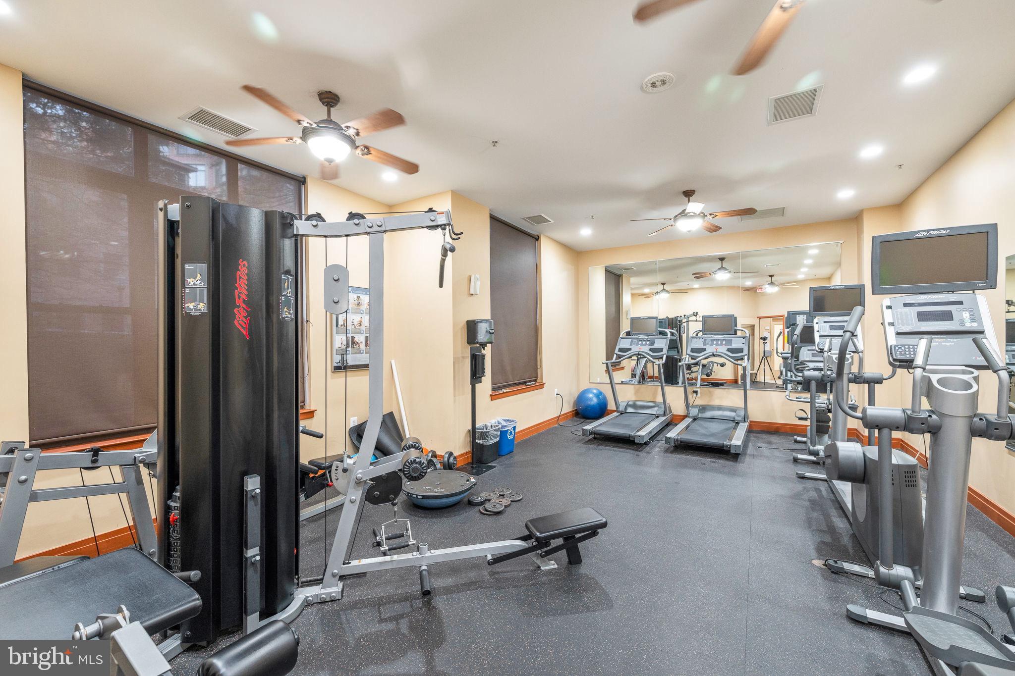 2220 N FAIRFAX DRIVE 507