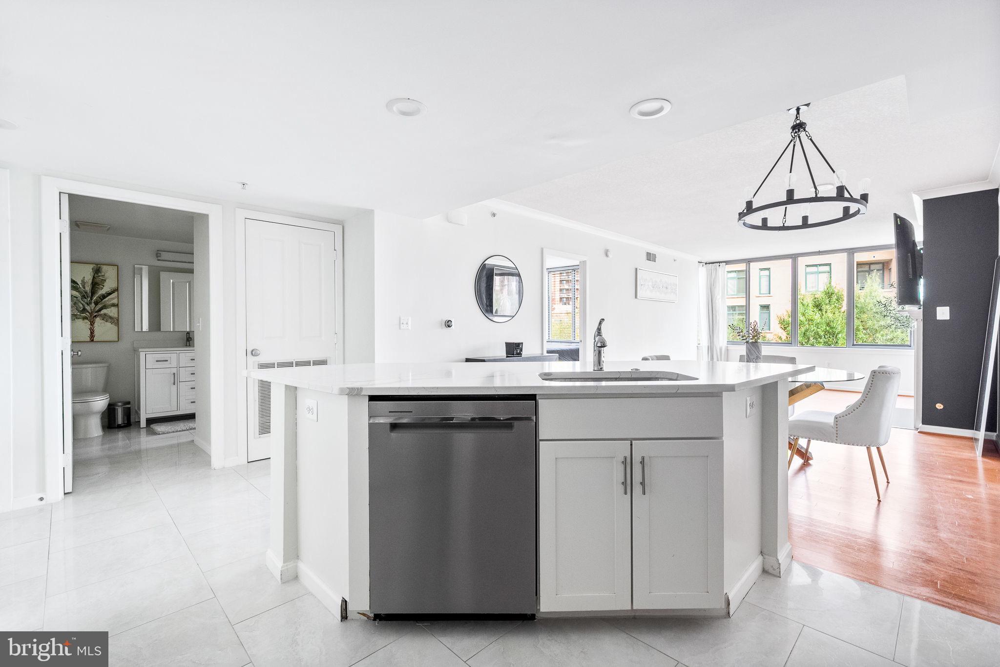 2220 N FAIRFAX DRIVE 507