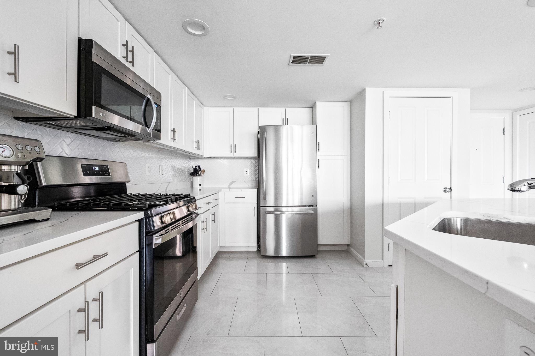 2220 N FAIRFAX DRIVE 507