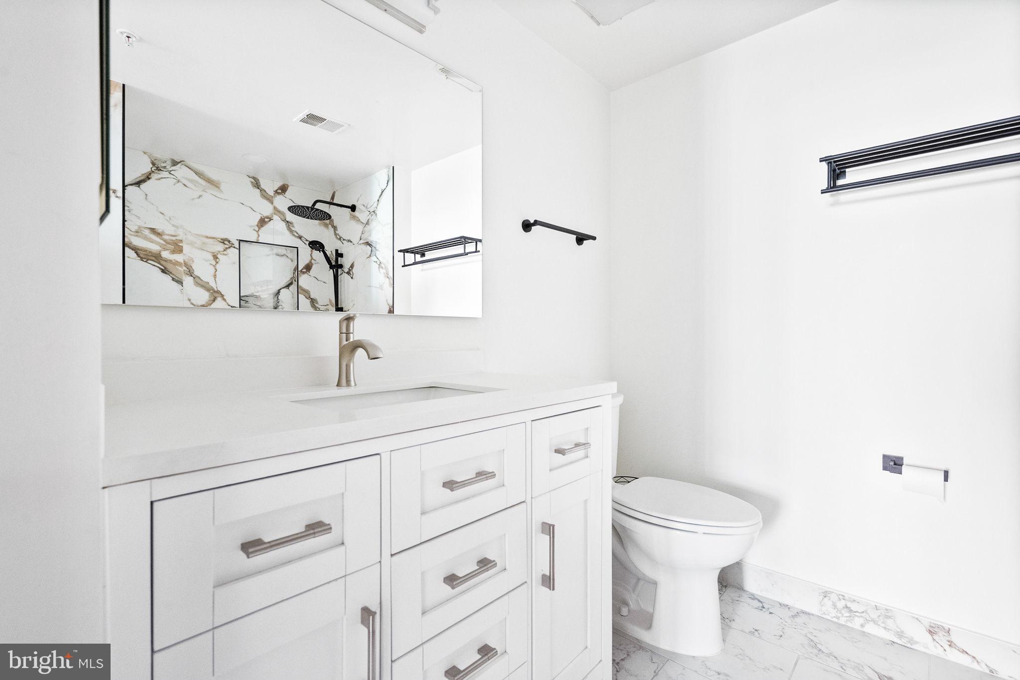 2220 N FAIRFAX DRIVE 507