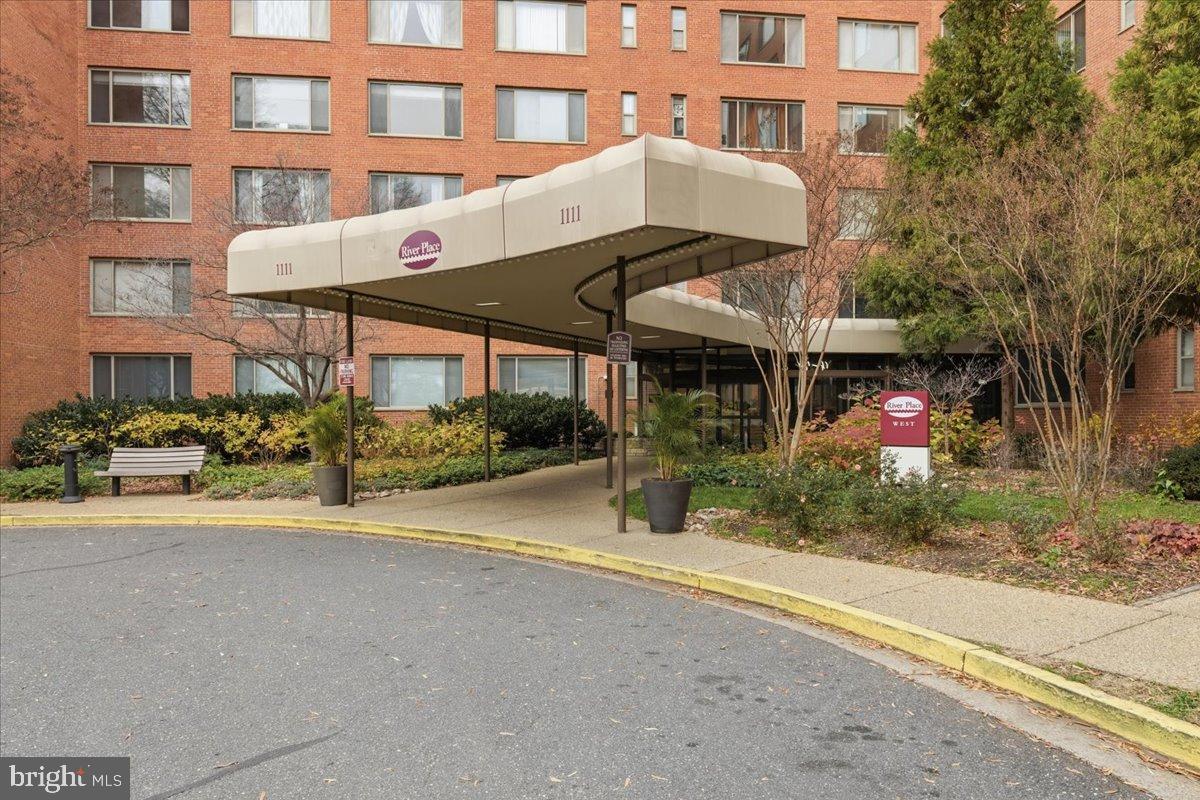 1111 ARLINGTON BOULEVARD 801