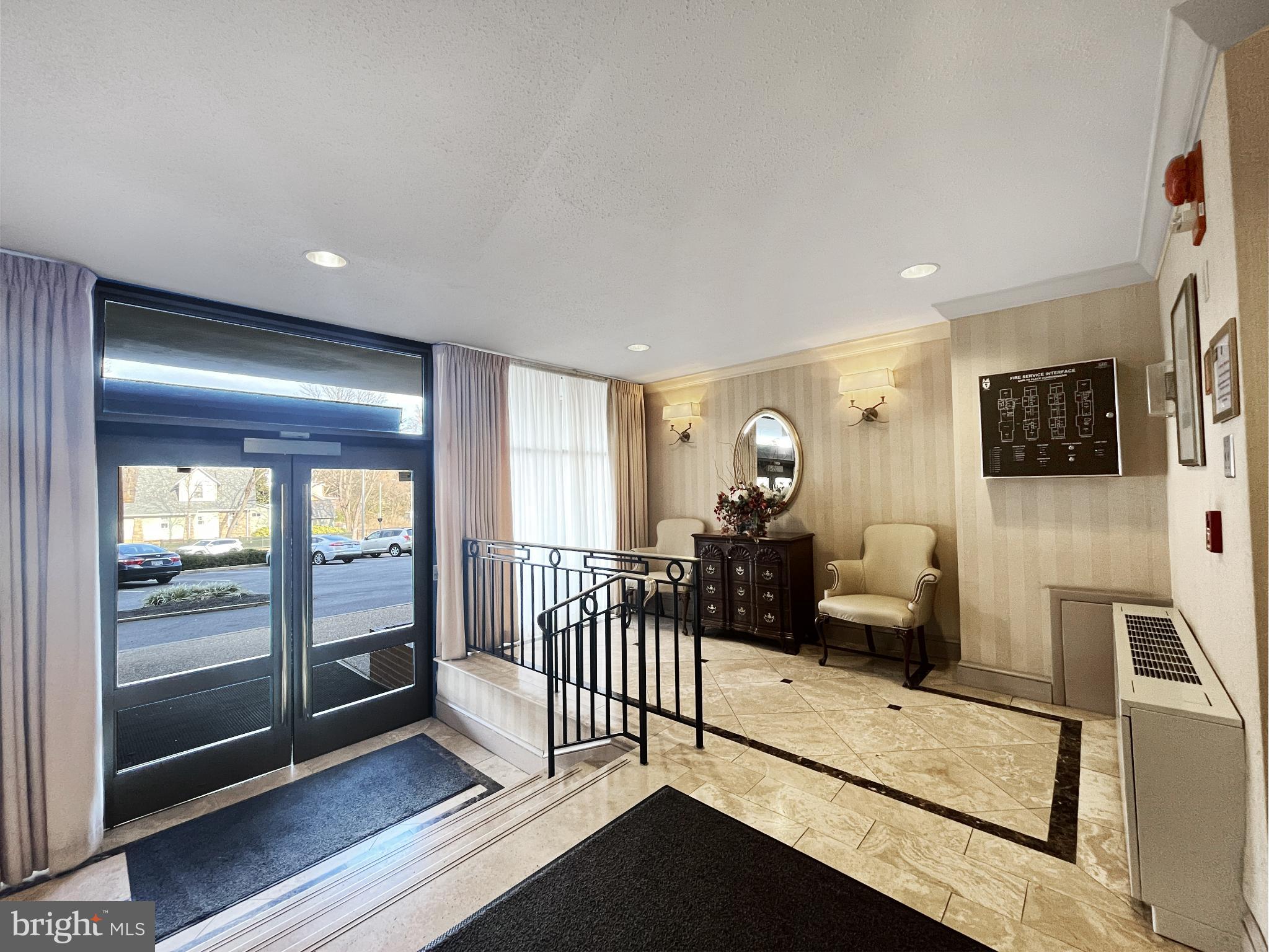 4390 LORCOM LANE 512