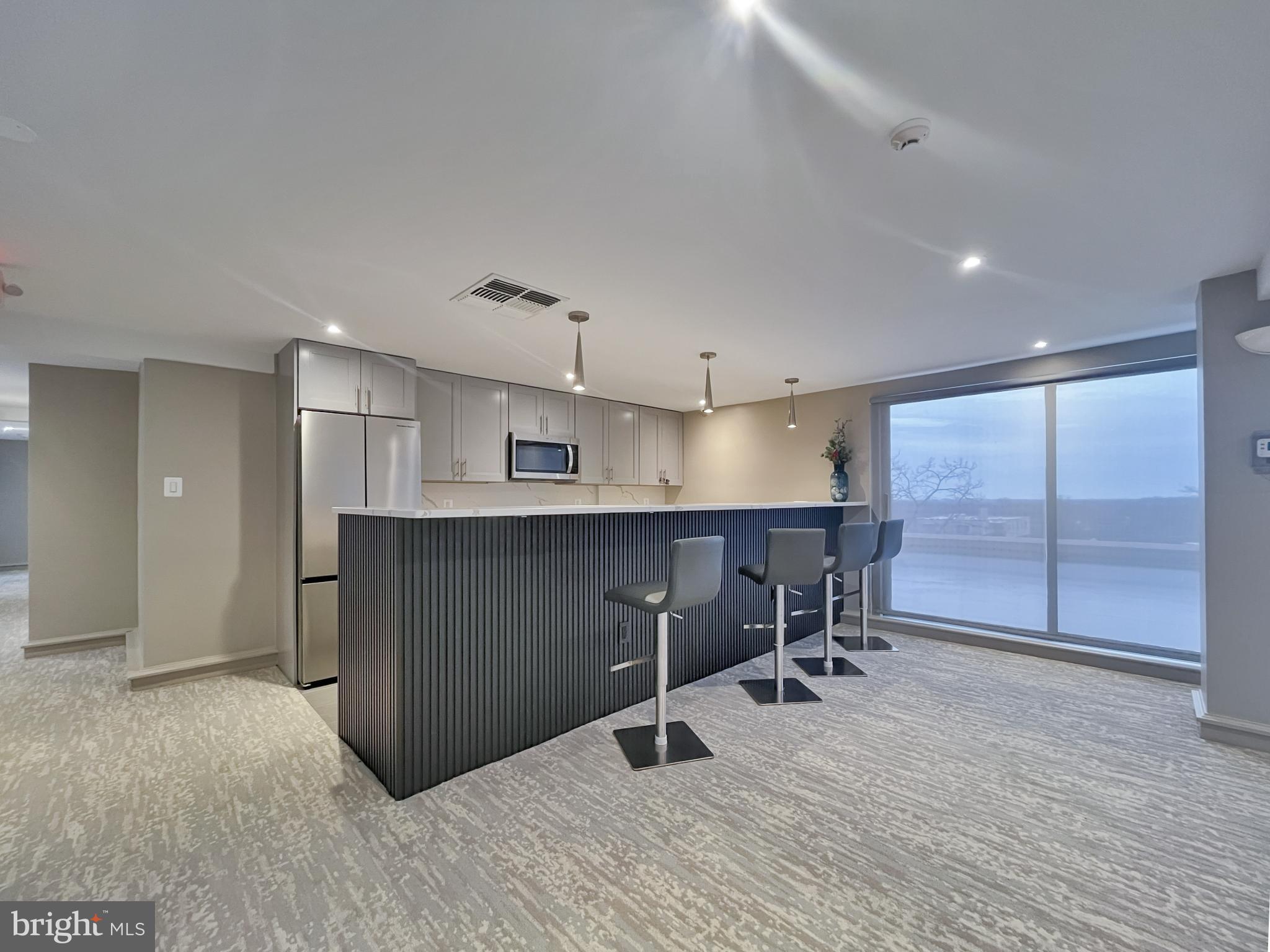 4390 LORCOM LANE 512