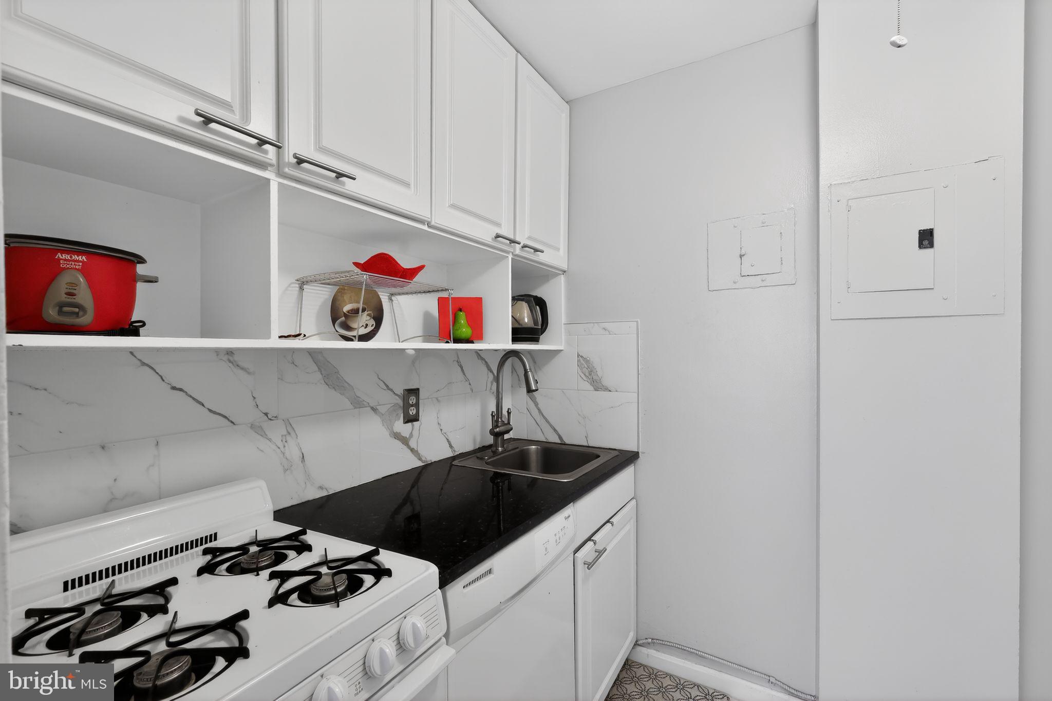 1121 ARLINGTON BOULEVARD N 706