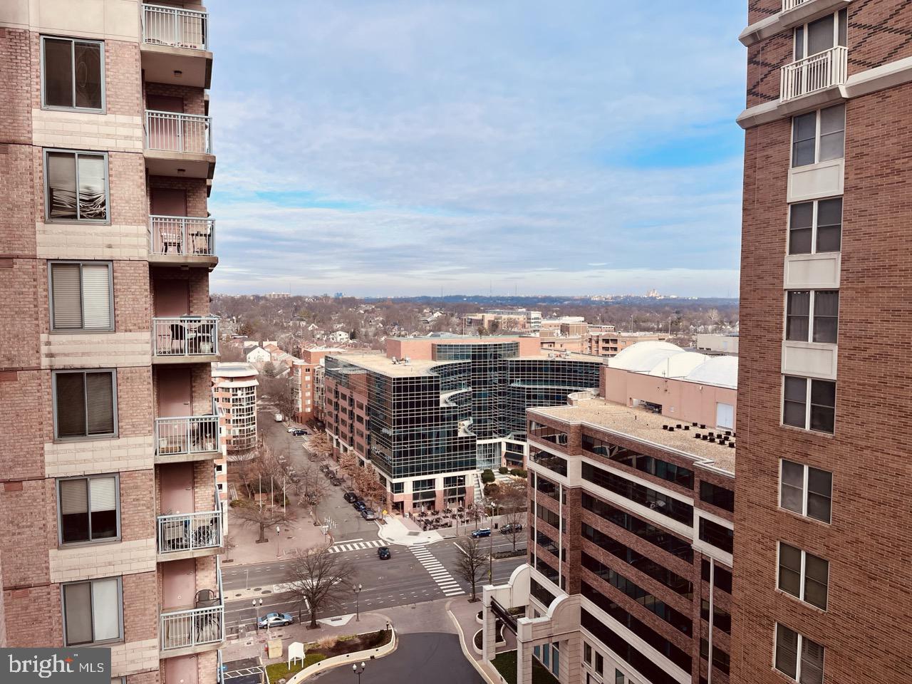 851 N GLEBE ROAD 1606