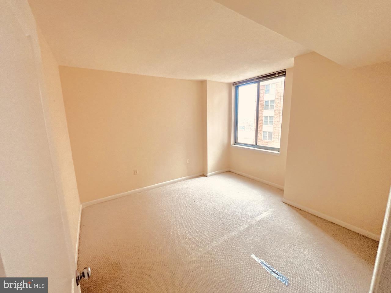 851 N GLEBE ROAD 1606