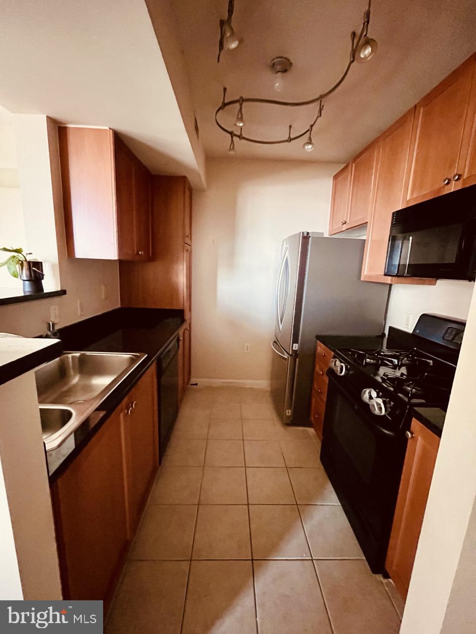 851 N GLEBE ROAD 1606