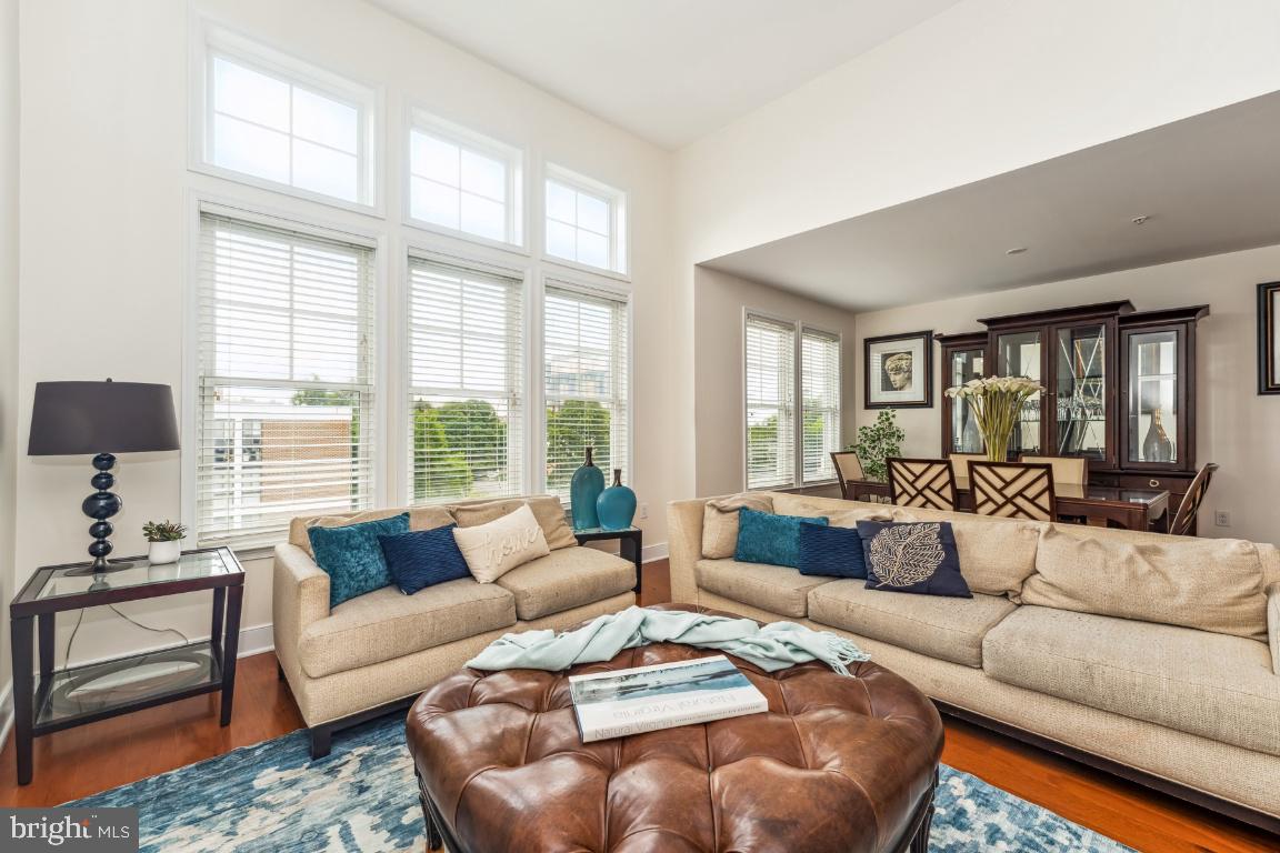 1418 N RHODES STREET B428