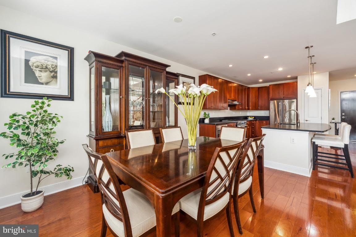 1418 N RHODES STREET B428