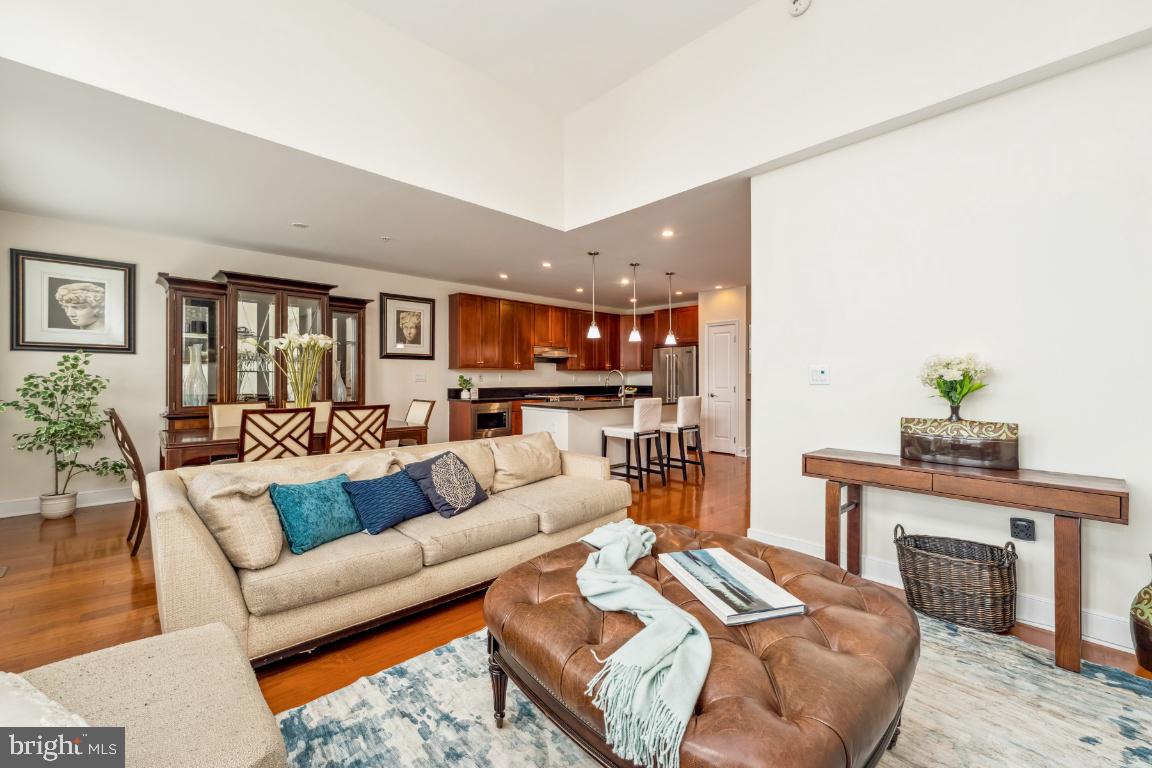 1418 N RHODES STREET B428