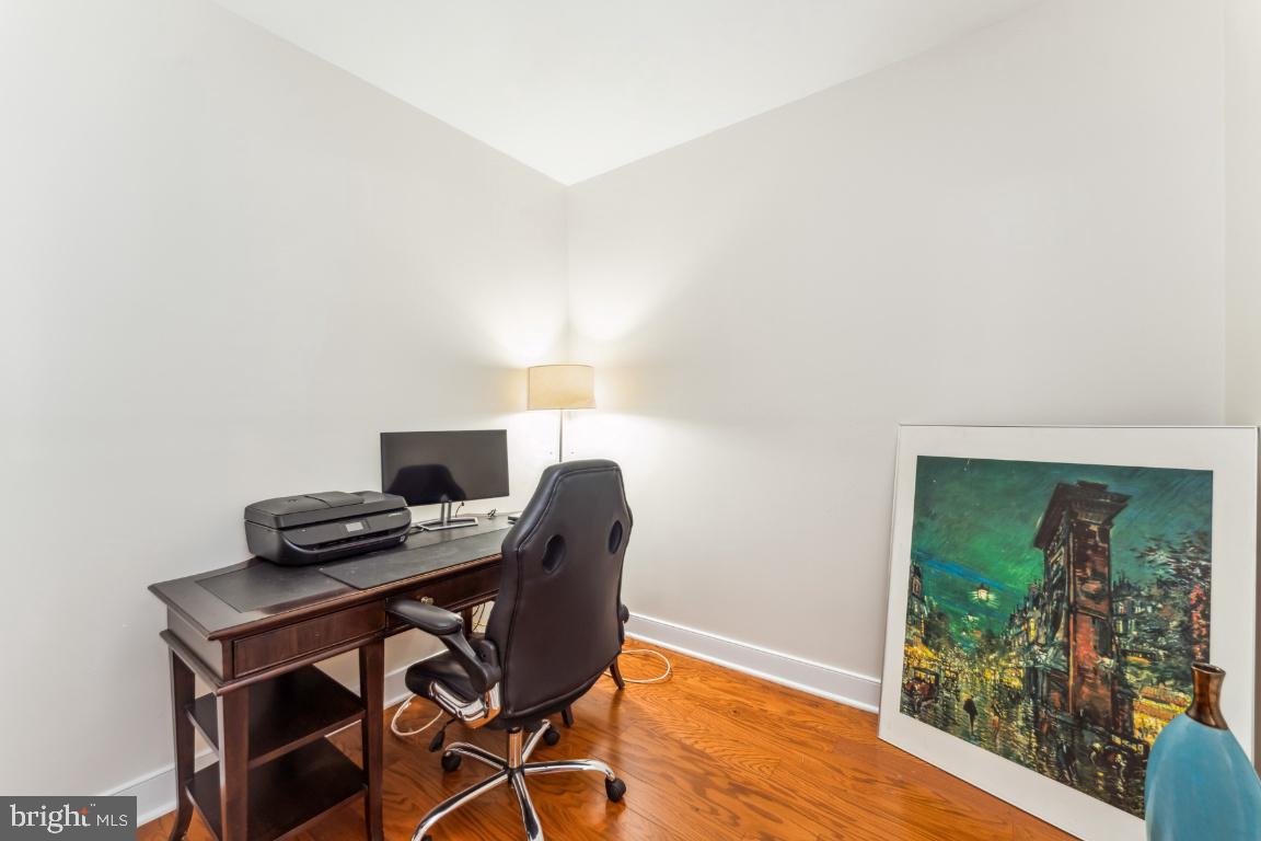 1418 N RHODES STREET B428