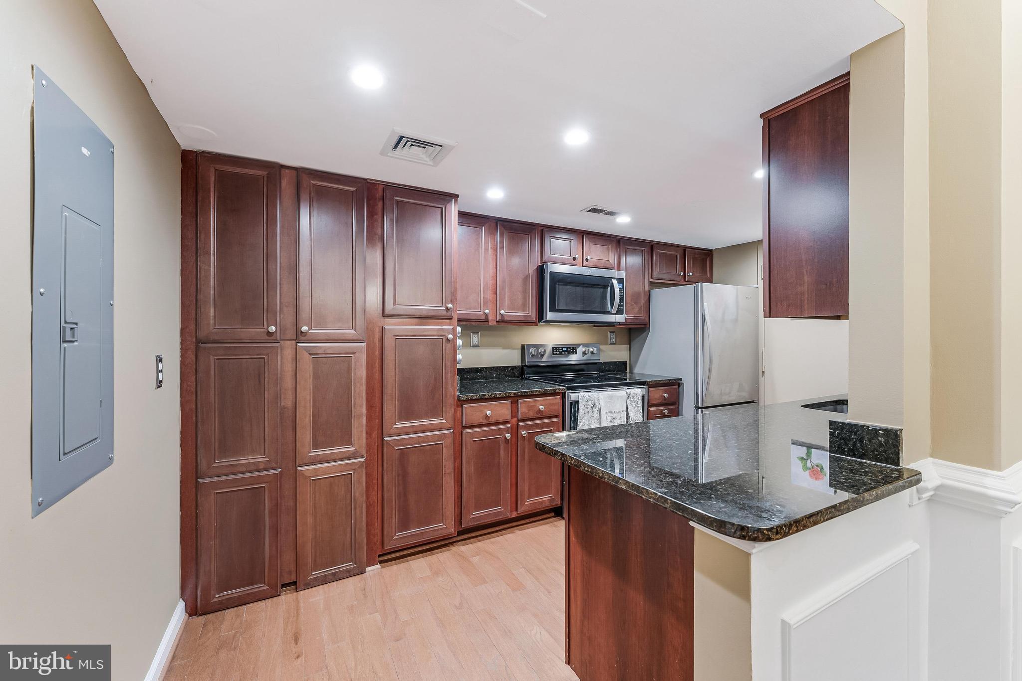 1515 S ARLINGTON RIDGE ROAD 504