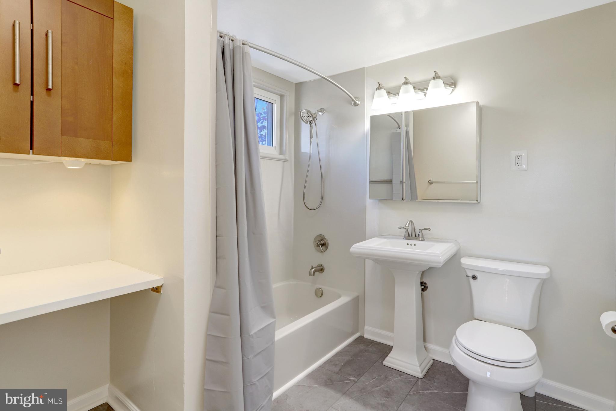 1830 COLUMBIA PIKE 305