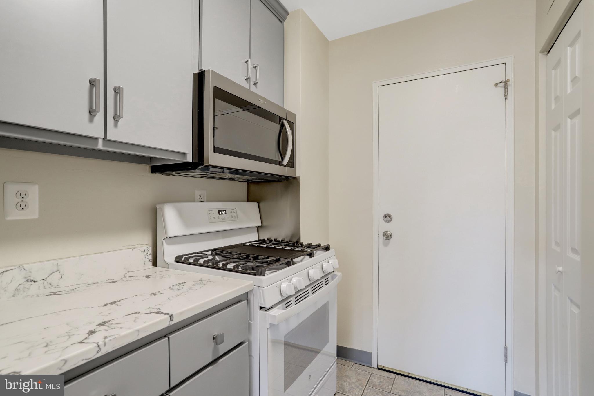 1830 COLUMBIA PIKE 305