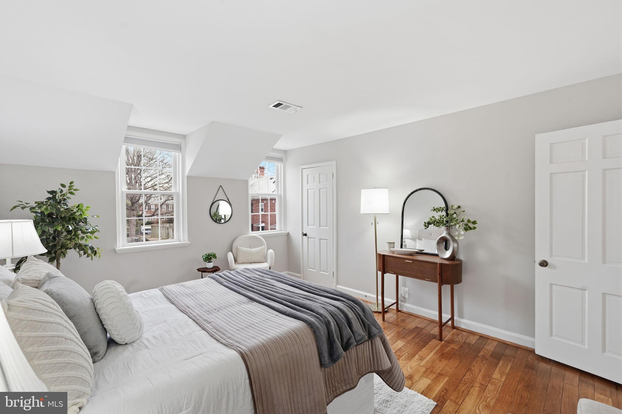 3617 S TAYLOR STREET